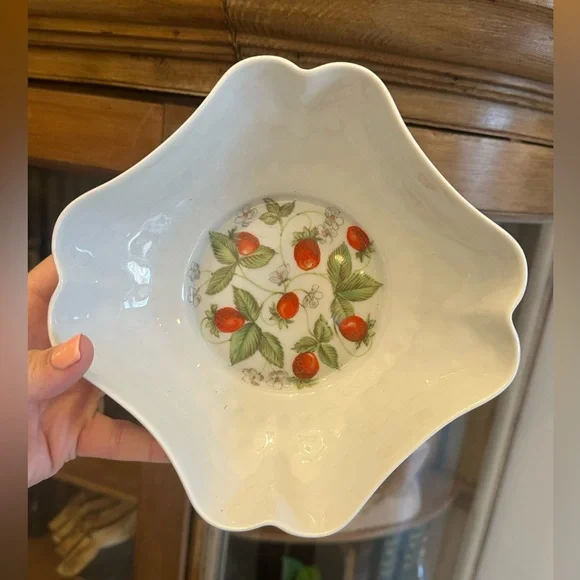 Vintage Strawberry Home Decor